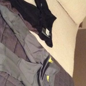 HeatGear workout pants - New Size Medium Bundle 2